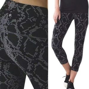 Lululemon wunder under Snakeskin pants